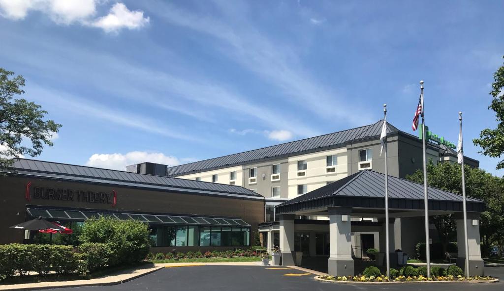 Holiday Inn Hotel & Suites Chicago-Carol Stream/Wheaton an IHG Hotel - main image