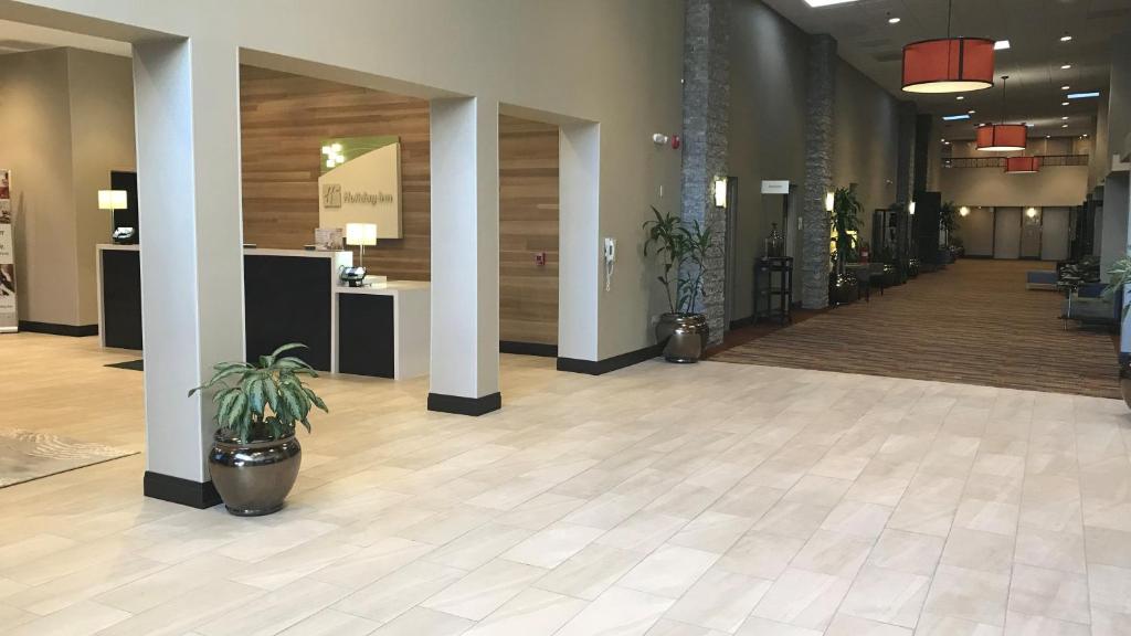 Holiday Inn Hotel & Suites Chicago-Carol Stream/Wheaton an IHG Hotel - image 5