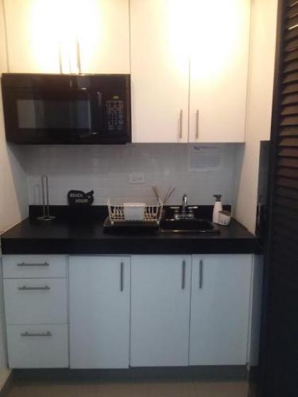 Isla Verde By The Beach Guest House - image 3