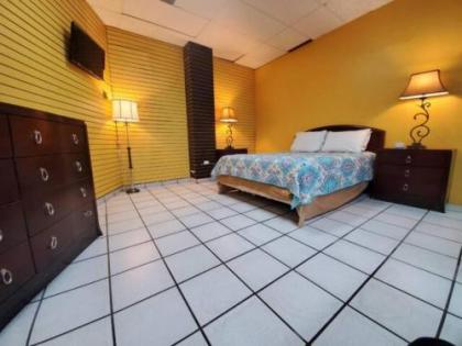Shared Loft KingQueen beds  2 sofa beds sleeps 9 