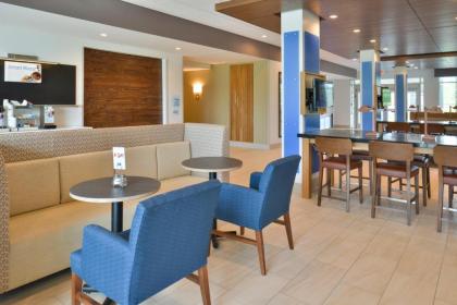 Holiday Inn Express  Suites Omaha Airport an IHG Hotel Carter Lake