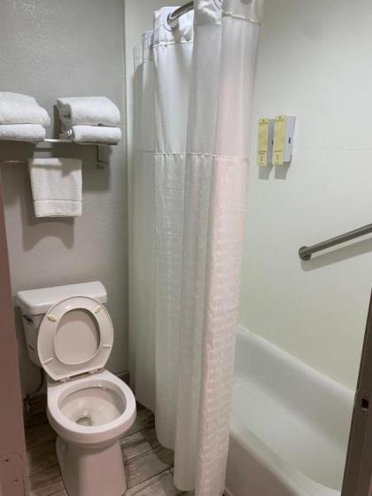 Best Western Allatoona Inn & Suites - image 2