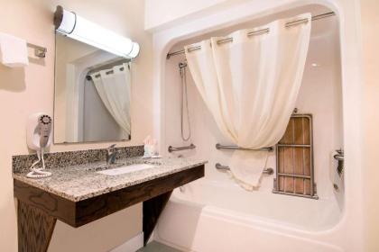 Quality Inn & Suites Carthage - image 2