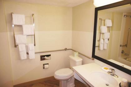 La Quinta by Wyndham Raleigh Cary - image 8