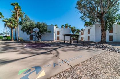 34B- Modern studio condo heated pool and dog park - image 13