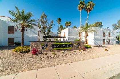 34B- Modern studio condo heated pool and dog park - image 14