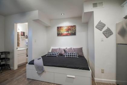 34B- Modern studio condo heated pool and dog park - image 4