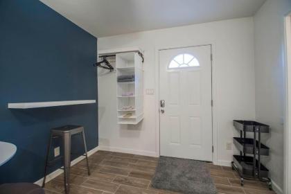 34B- Modern studio condo heated pool and dog park - image 8