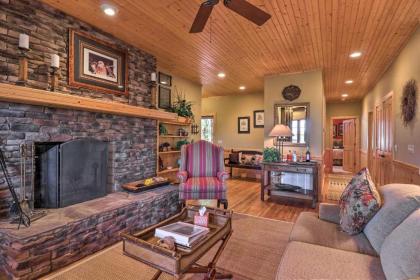 Spacious Trillium Townhome Golf Hike Ski! - image 3
