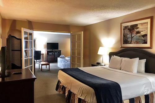 Econo Lodge - image 5