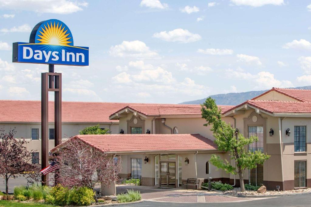 Days Inn by Wyndham Casper - main image