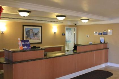 Days Inn by Wyndham Casper - image 7