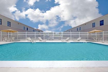 Days Inn by Wyndham Casper - image 9