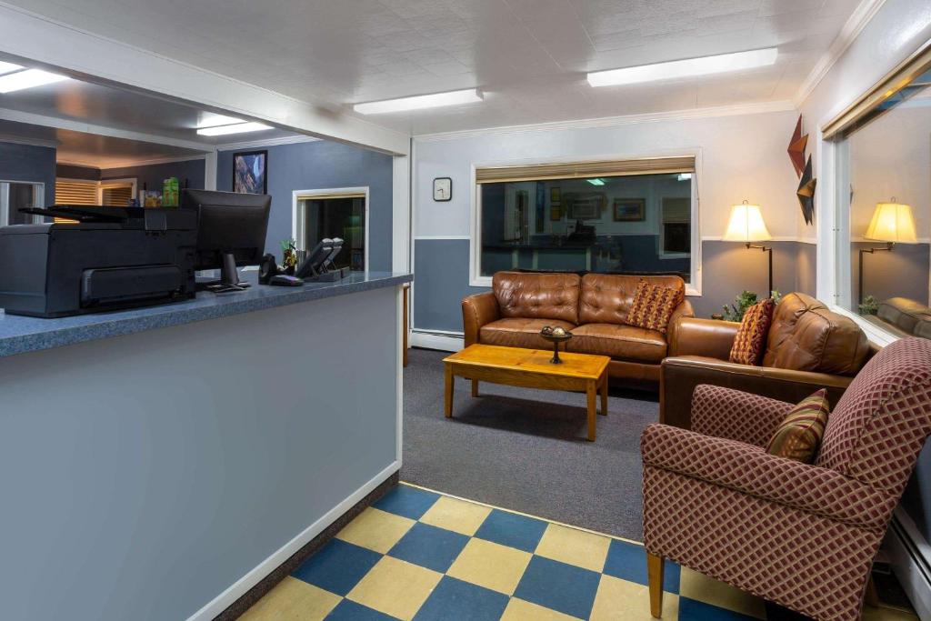 Travelodge by Wyndham Casper - image 4