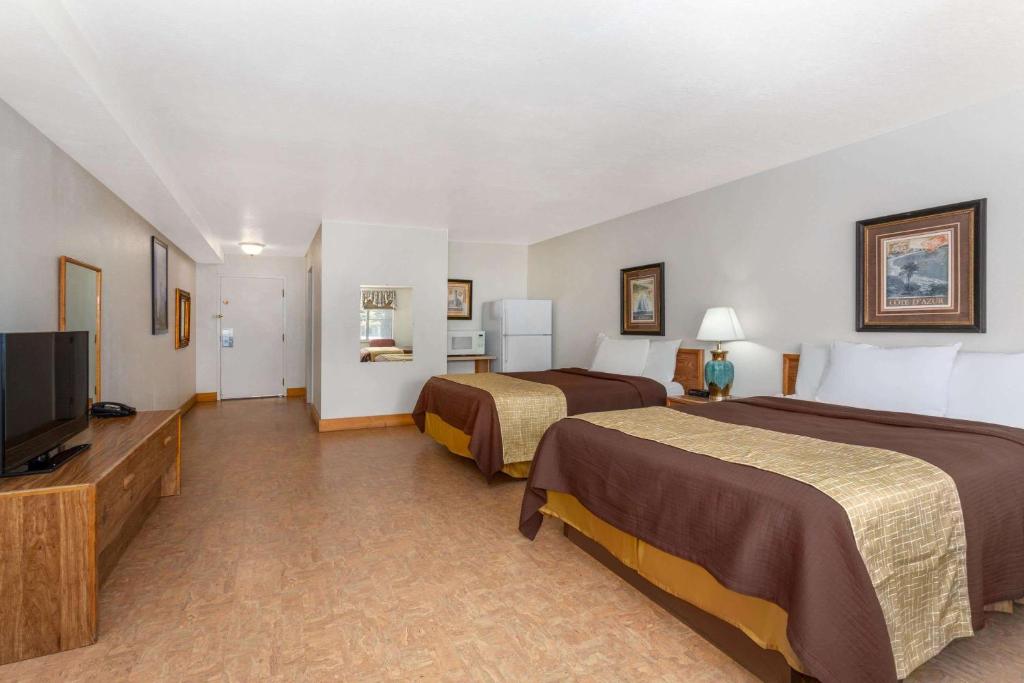 Travelodge by Wyndham Casper - image 6