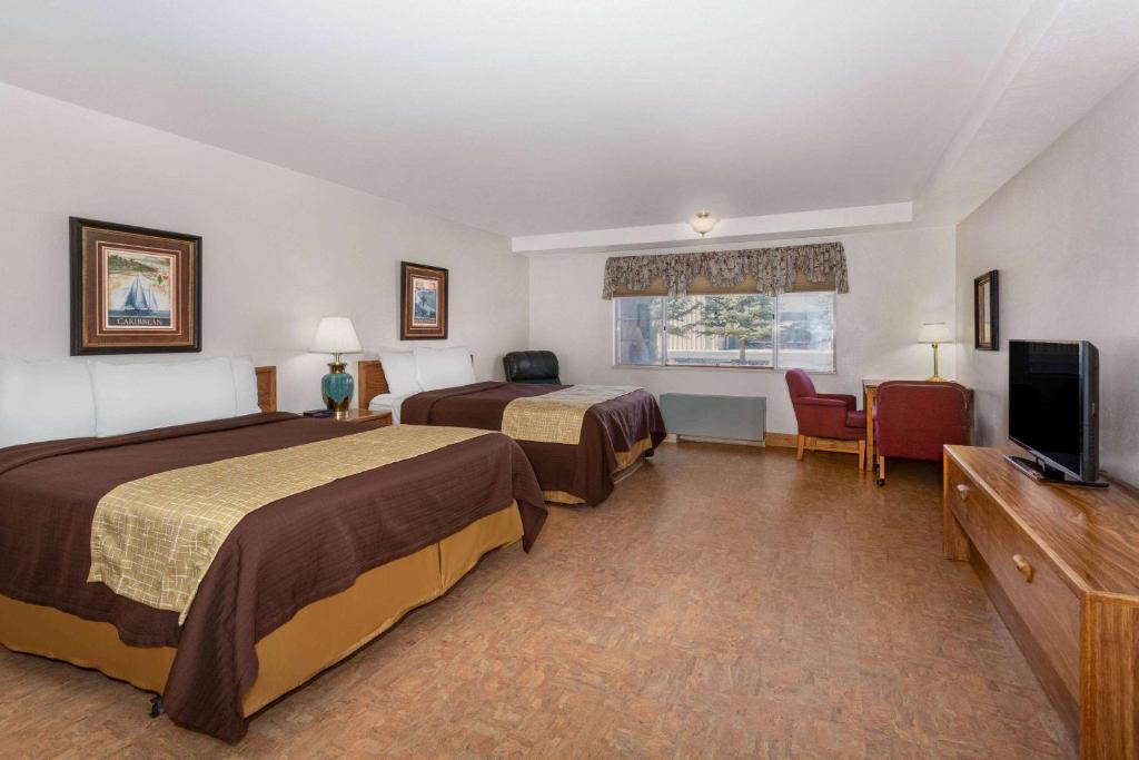Travelodge by Wyndham Casper - image 7