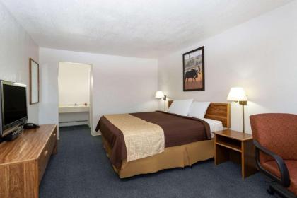 Travelodge by Wyndham Casper - image 8