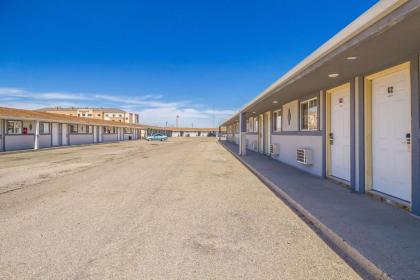 Rodeway Inn - image 3