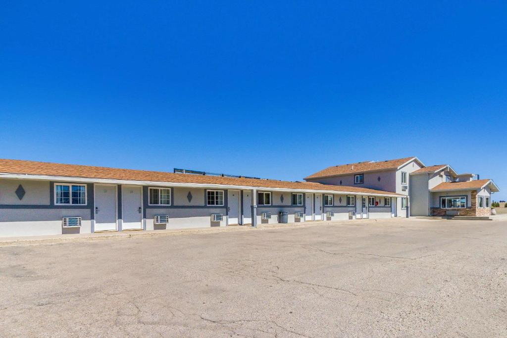Rodeway Inn - image 4