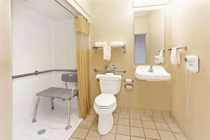 Days Inn & Suites by Wyndham Castle Rock - image 9