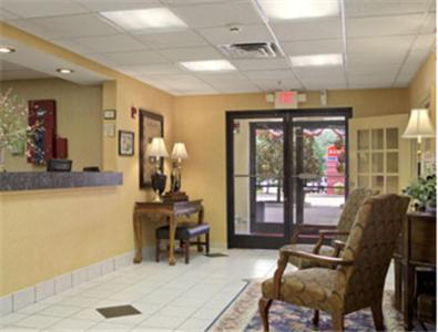 Ramada Hotel Ashland-Catlettsburg - image 4