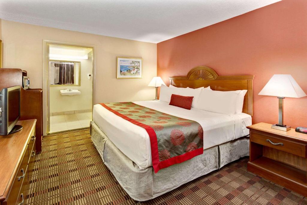 Ramada by Wyndham Baltimore West - image 5