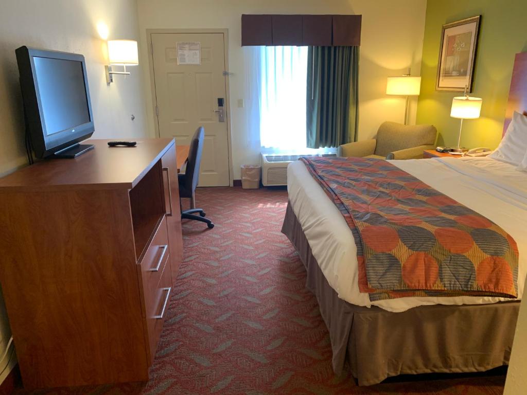 Baymont by Wyndham Cave City - image 3