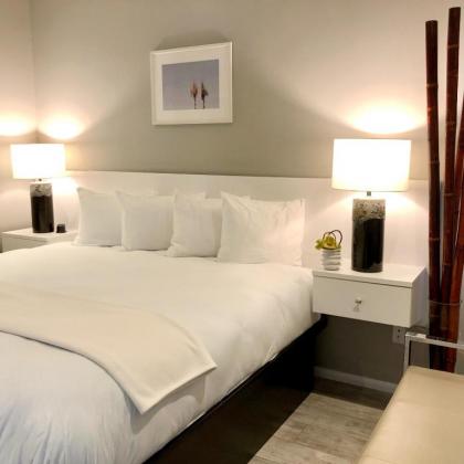 Pier View Suites - image 3