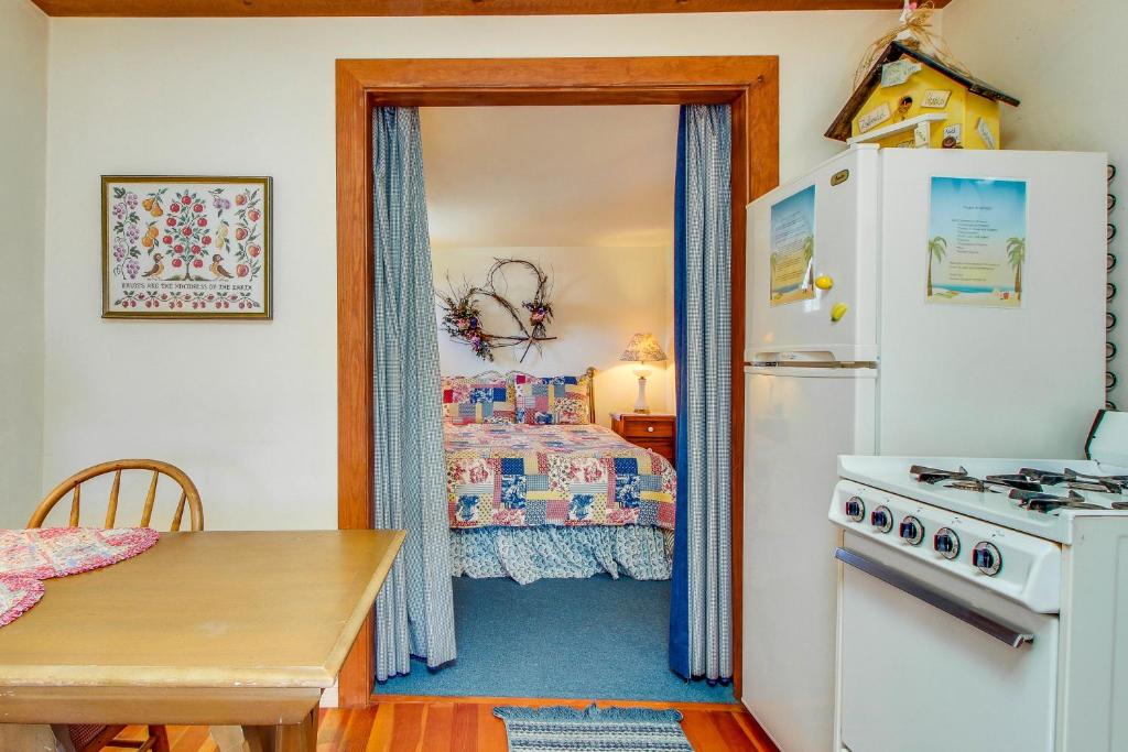 The Saltbox - image 6