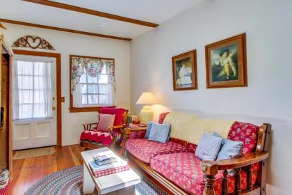Carriage House - image 11