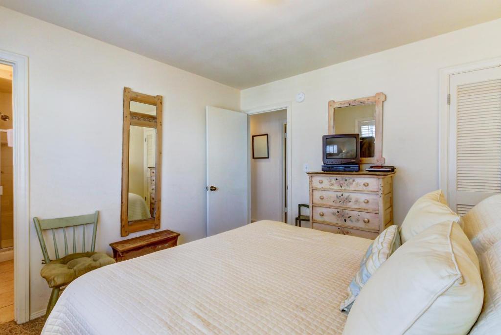 Oceanfront Delight - image 6