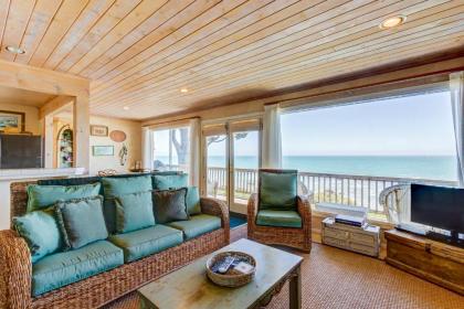 Oceanfront Delight - image 7