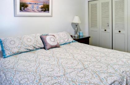 Oceanfront Condo Escape with Grill Walk to Beach! - image 3