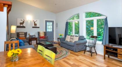 Blue Cherry! Redwoods! BBQ Grill! Fire Table! Ping Pong! Fast WiFi!! Dog Friendly! - image 9