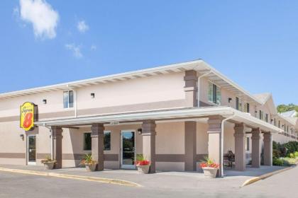 Super 8 by Wyndham RichlandsClaypool Hill Area