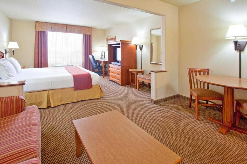 Holiday Inn Express Hotel & Suites Cedar City an IHG Hotel - image 6