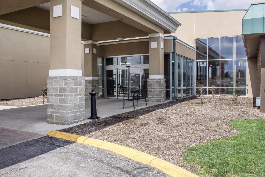 Lifestyle Inn Cedar Falls - main image