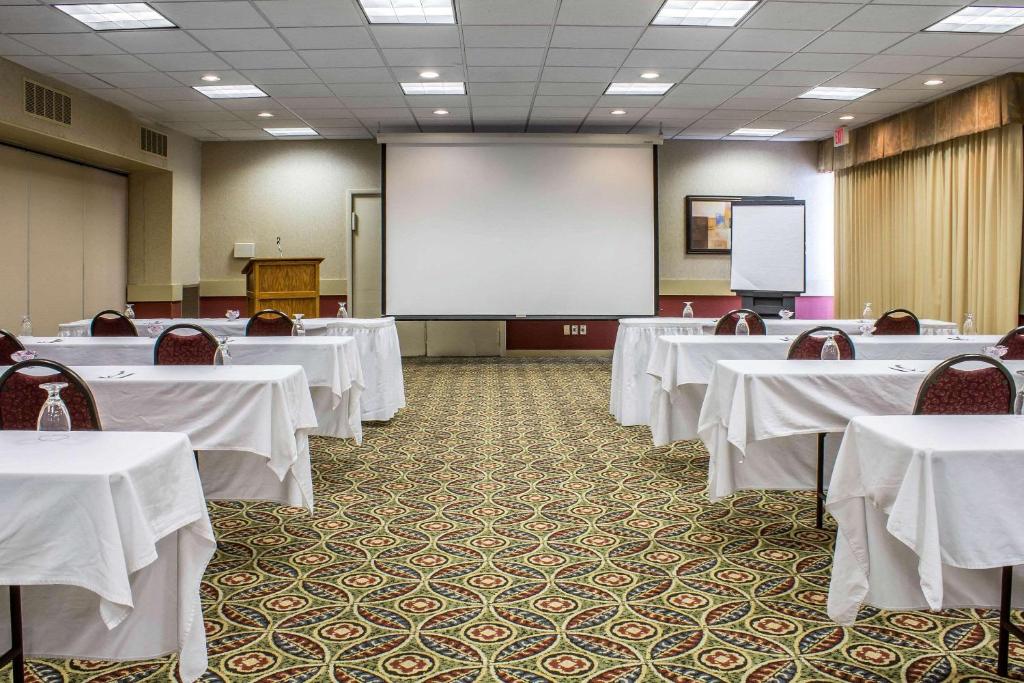 Lifestyle Inn Cedar Falls - image 2
