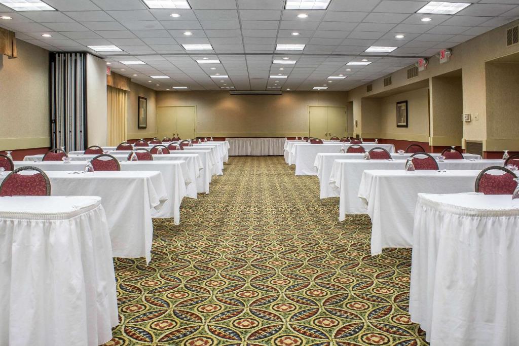 Lifestyle Inn Cedar Falls - image 7