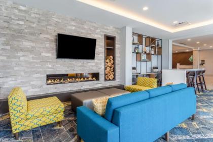 Holiday Inn & Suites Cedar Falls-Waterloo Event Ctr an IHG Hotel - image 14