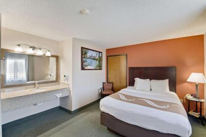 Quality Inn - image 9