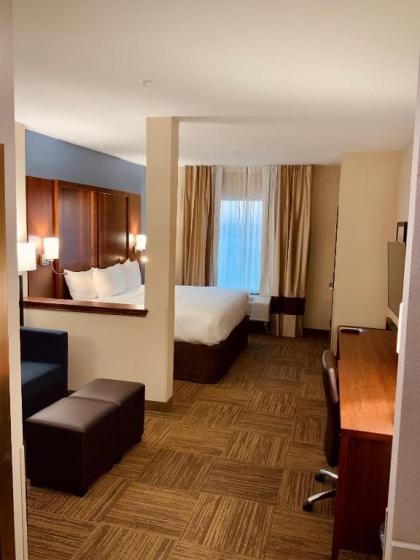 Comfort Suites - image 11