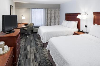 Hampton Inn & Suites Cedar Rapids - image 21