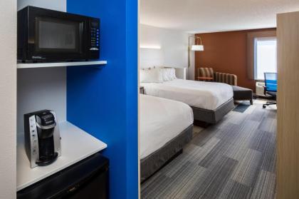 Holiday Inn Express Cedar Rapids - Collins Road an IHG Hotel - image 10
