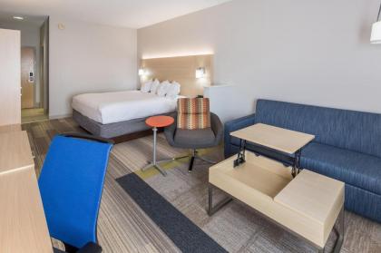 Holiday Inn Express Cedar Rapids - Collins Road an IHG Hotel - image 15