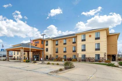 Comfort Inn  Suites Cedar Rapids North   Collins Road Cedar Rapids