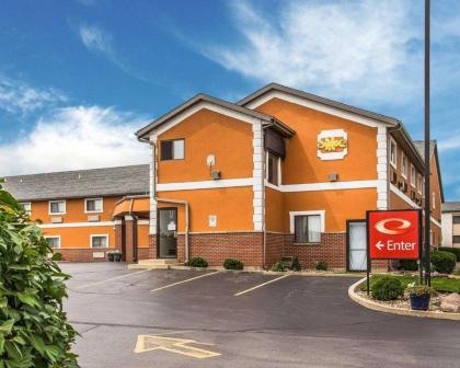 Econo Lodge Cedar Rapids - image 4