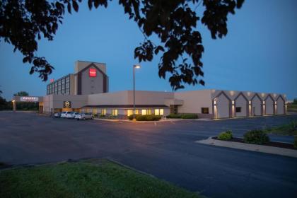 Ramada by Wyndham Cedar Rapids - image 9