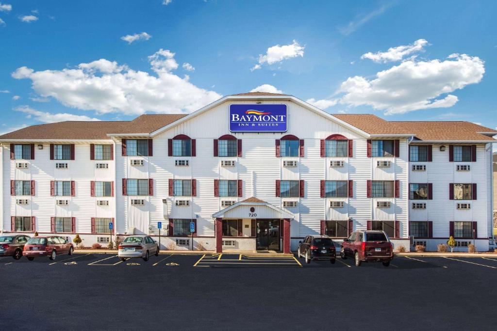 Baymont by Wyndham Cedar Rapids - main image