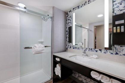 Hilton Garden Inn Cedar Rapids - image 13